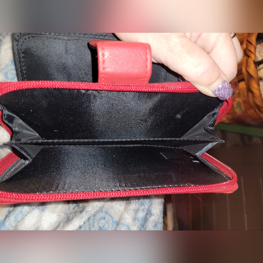 Guinuine Leather Safe Keeper Wallet W/Wrist Strap View 3